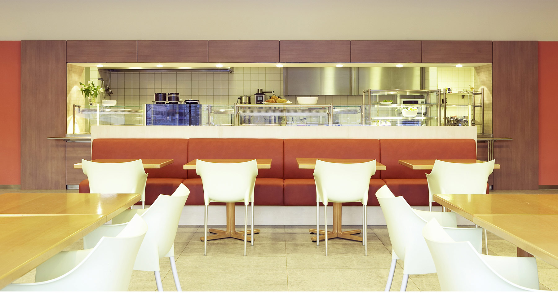 Referenz Innenarchitektur SDW DESIGN Haus der Wirtschaft Cafeteria