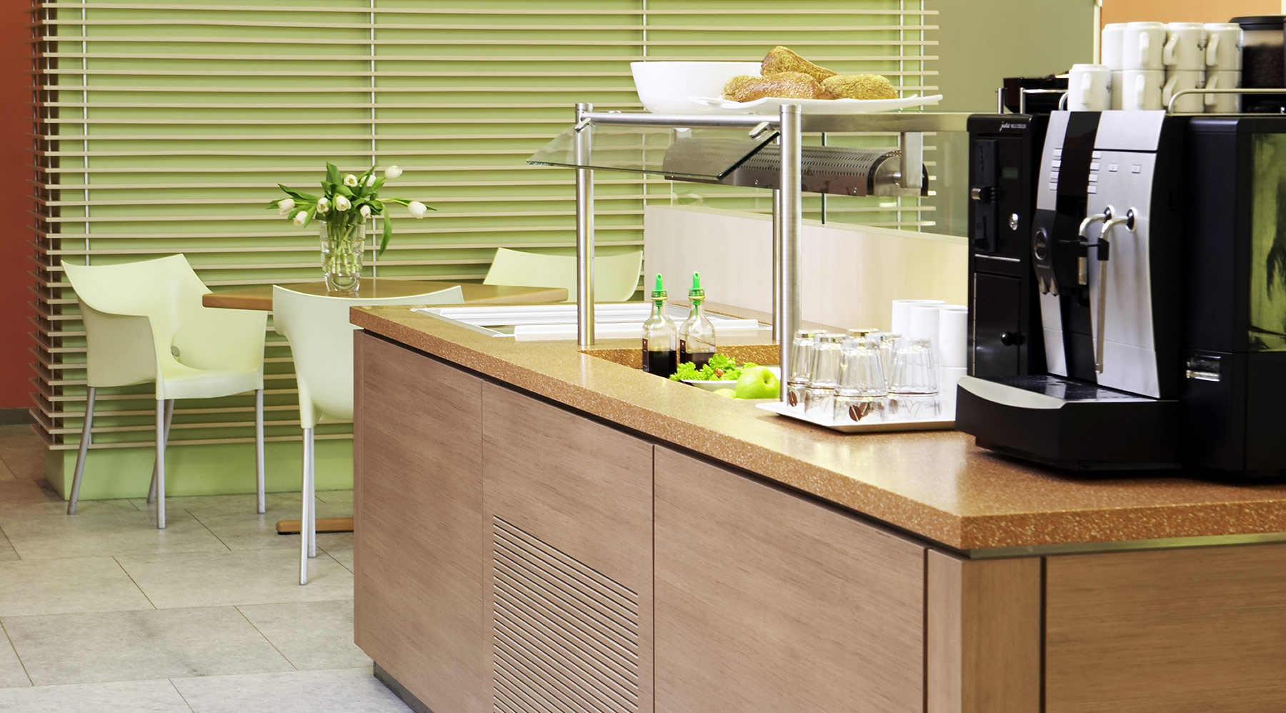 Referenz Innenarchitektur SDW DESIGN Haus der Wirtschaft Cafeteria