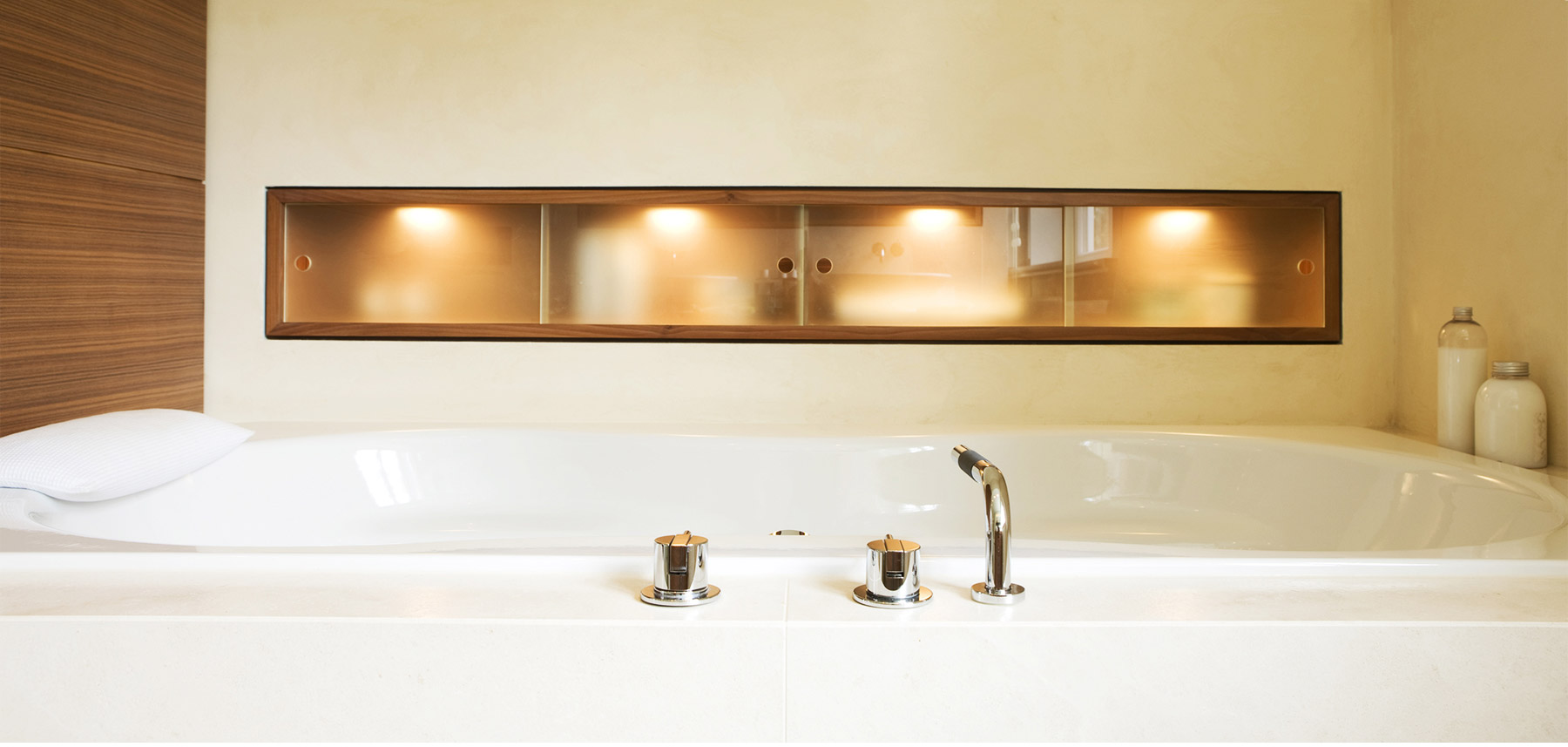Referenzen Innenarchitektur SDW DESIGN Privathaus Volksdorf Hamburg Badbereich