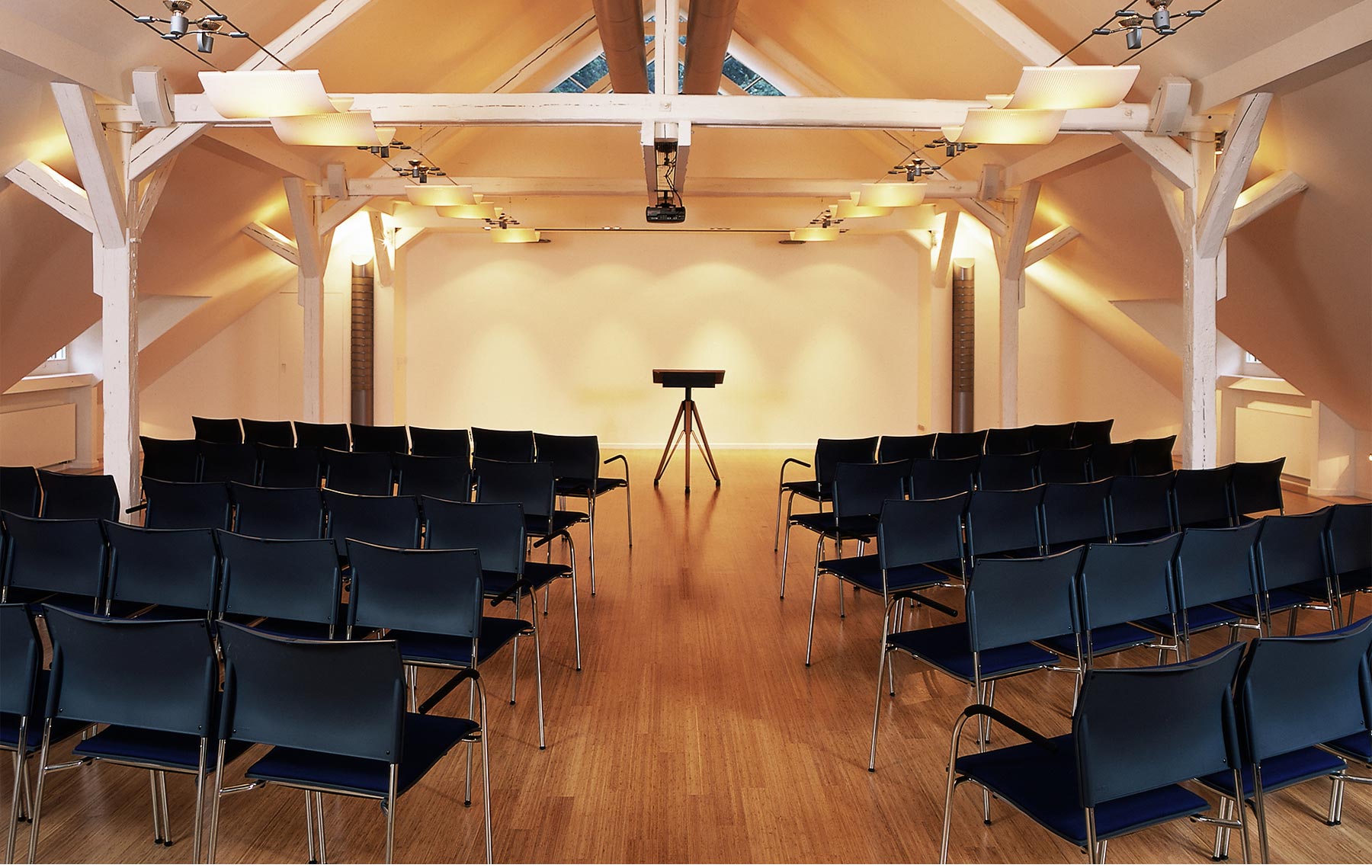 Referenz Innenarchitektur SDW DESIGN Schloss Hasenwinkel Tagungsraum