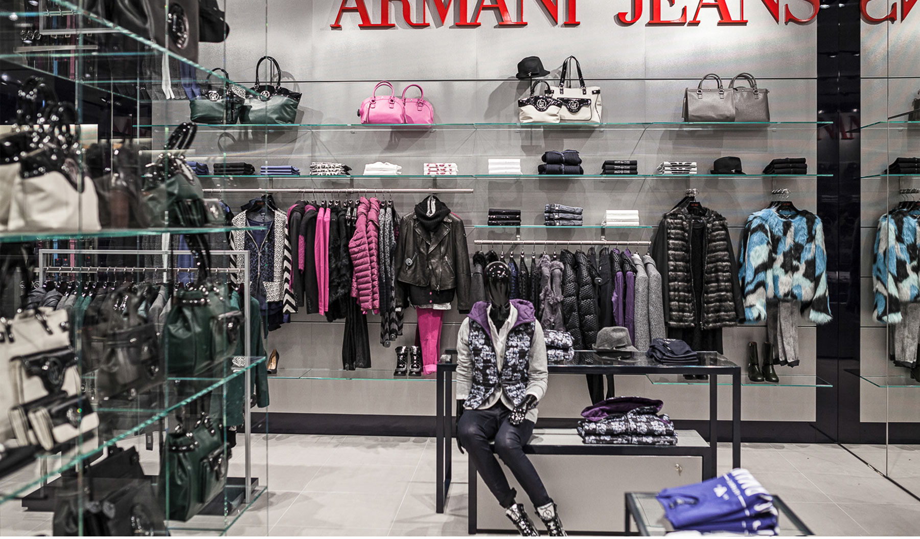Referenzen Innenarchitektur SDW DESIGN Ladengestaltung Armani Jeans