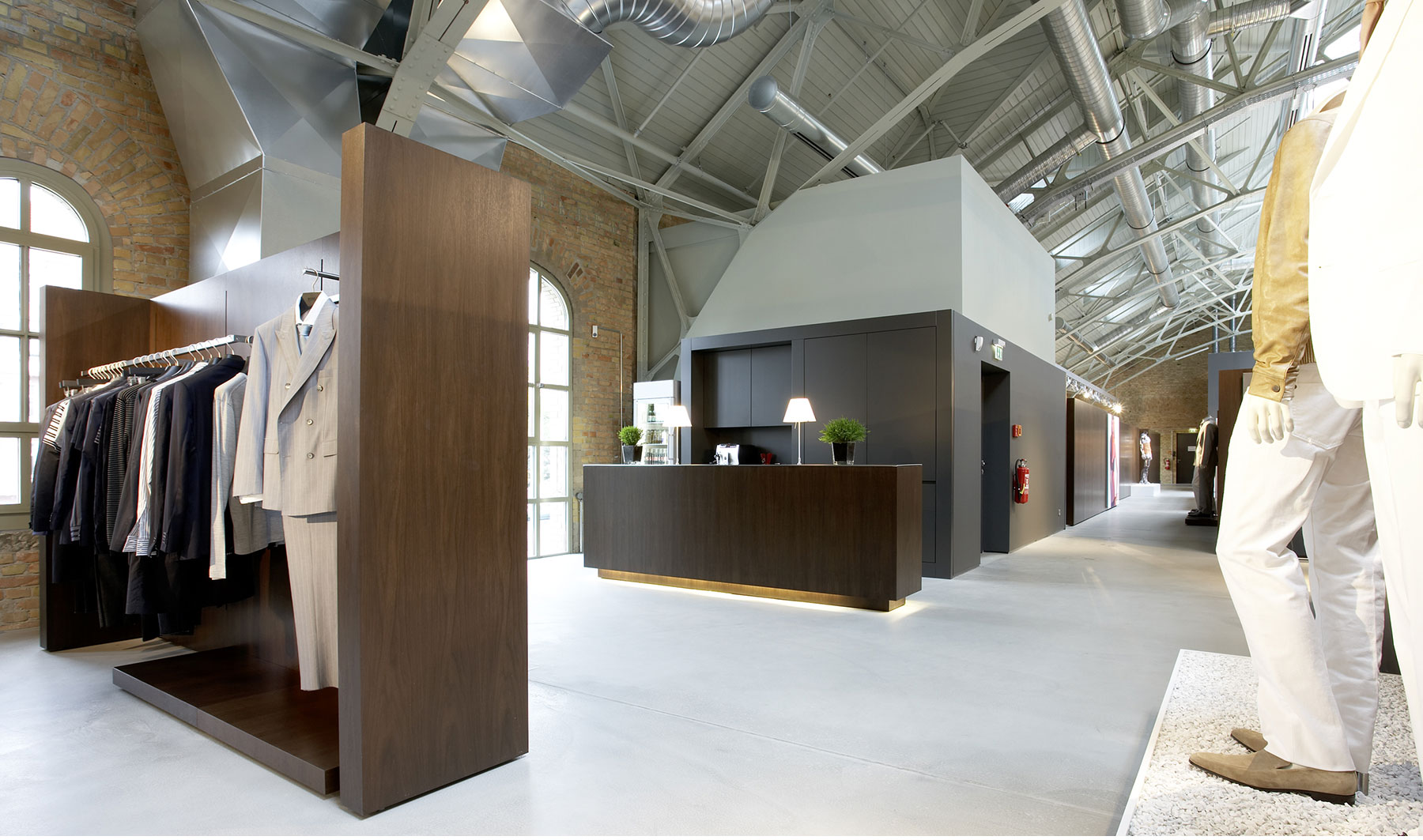 Referenzen Innenarchitektur SDW DESIGN Ladengestaltung Hugo Boss