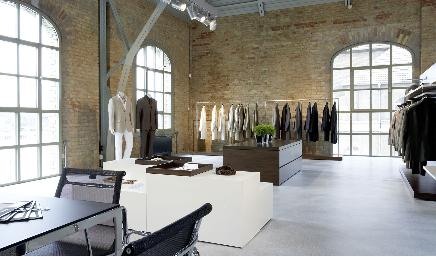 Referenzen Innenarchitektur SDW DESIGN Ladengestaltung Hugo Boss